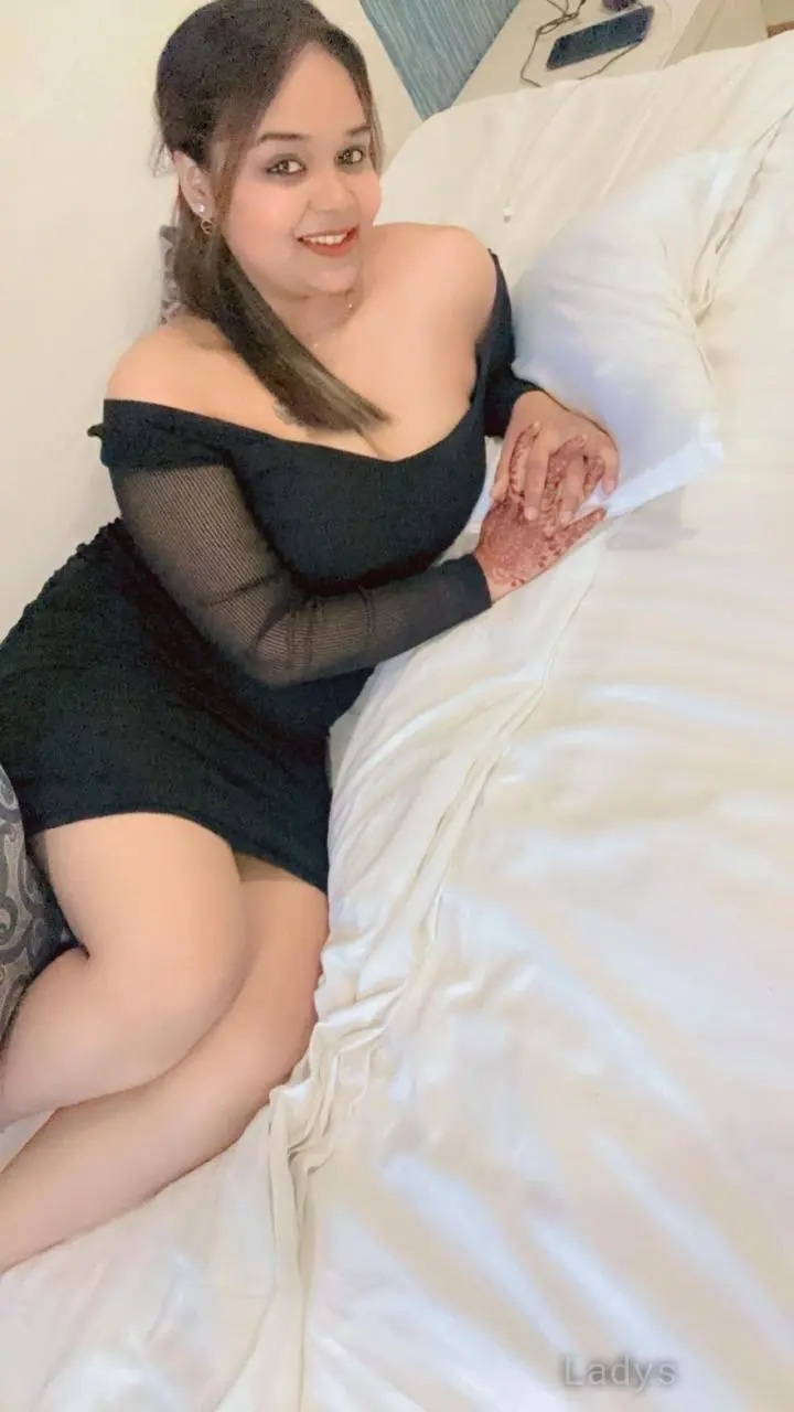 Janvi, 23 years brunette escorts in Weligama, height 160 sm, Weight kg