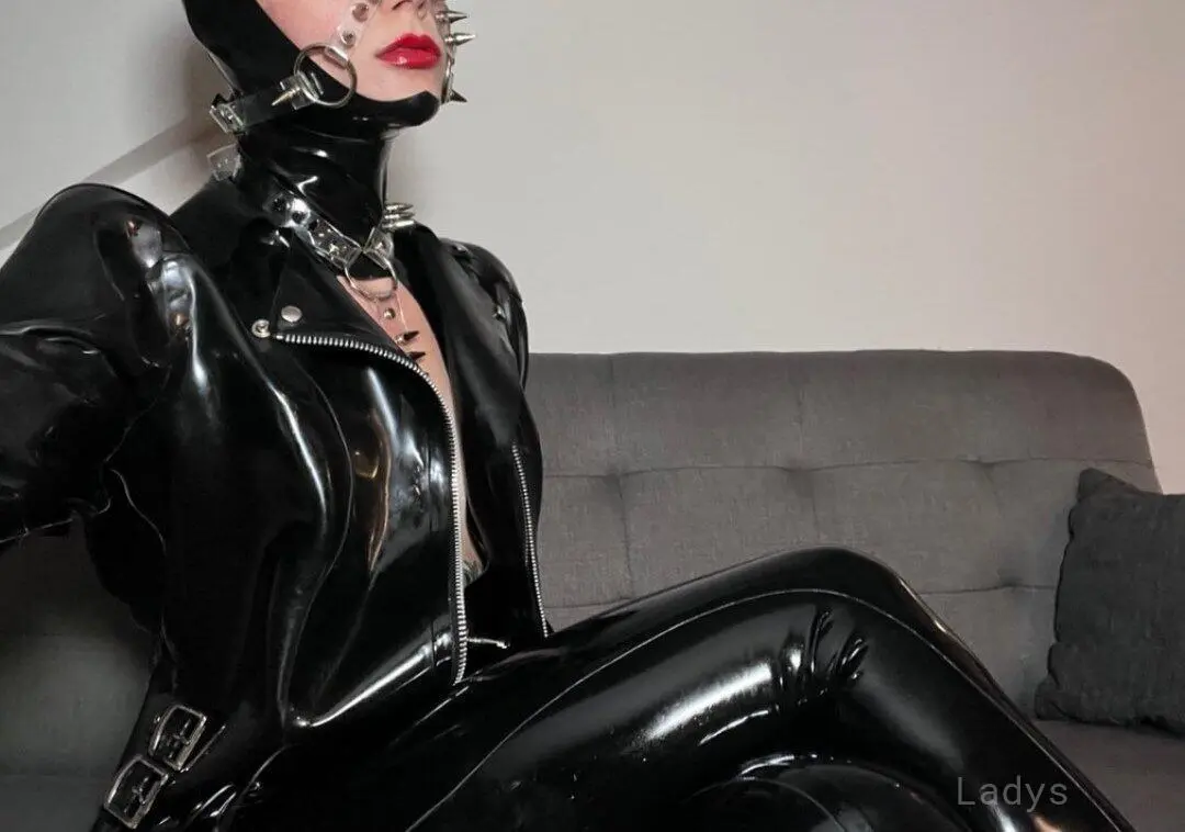 Dai Lu, 34 years brunette escorts in Xīnzhú, height 169 sm, Weight kg