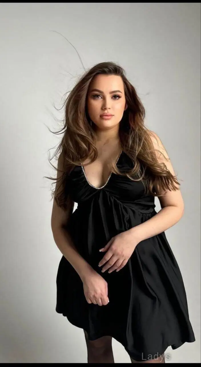 Lesy, 22 years brunette escorts in Yerevan, height 165 sm, Weight  kg