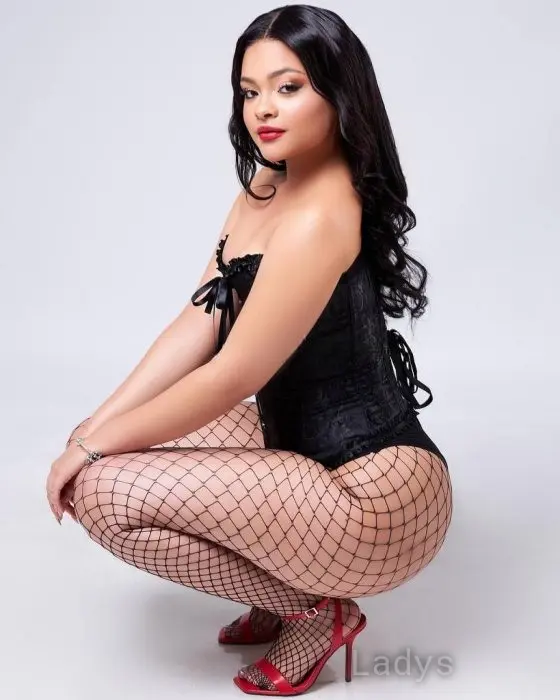 Victoria, 21 years brunette escorts in Zadar, height 169 sm, Weight 60 kg