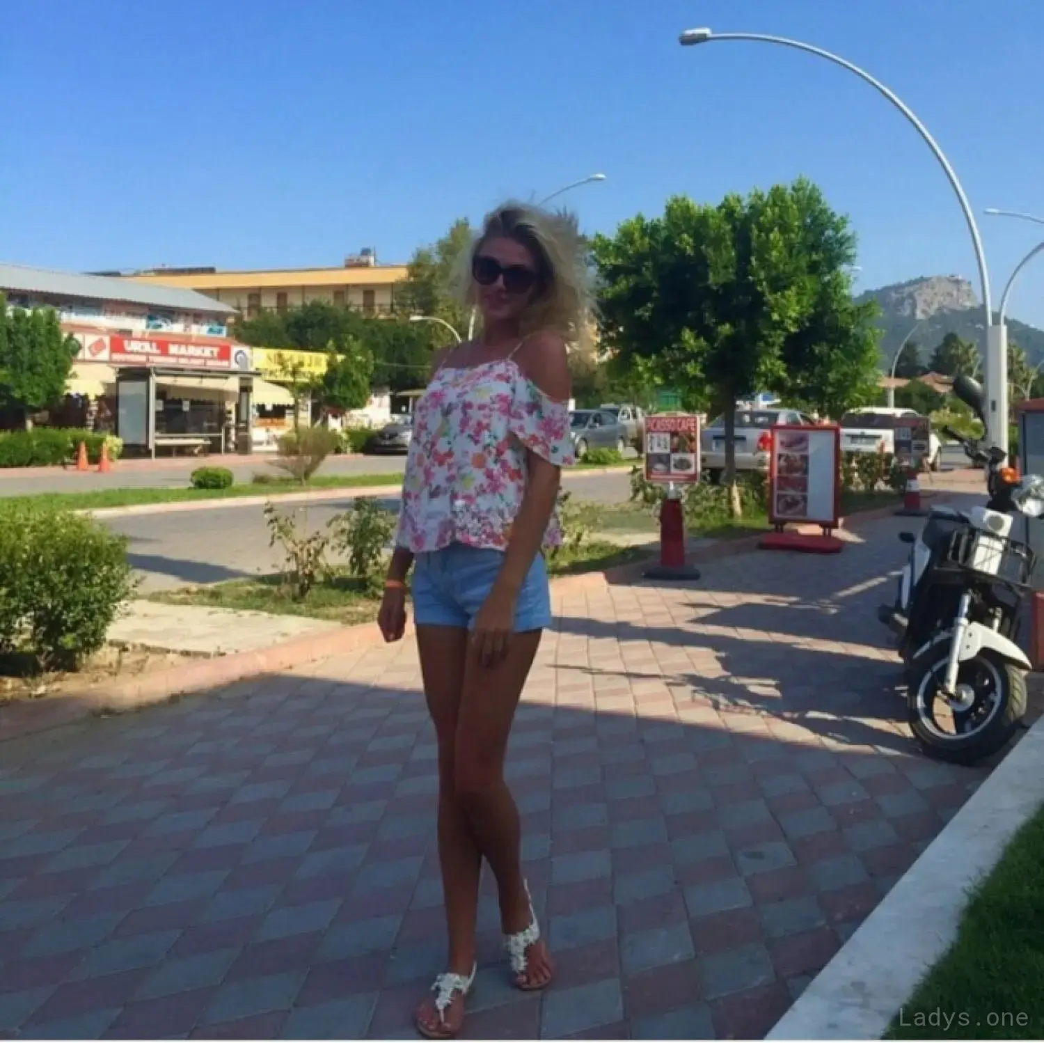 SVETA, 31 years brunette escorts in Zagreb, height 170 sm, Weight 51 kg