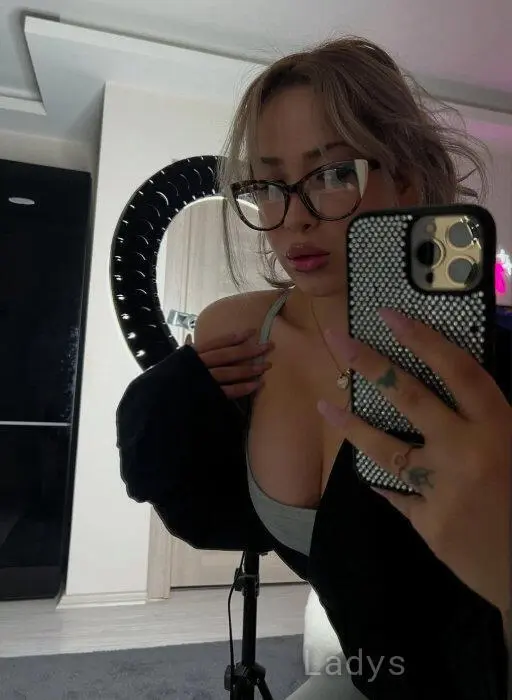 Minnoş, 21 years beautiful nude Famagusta escorts girl, height 171 sm, Weight 53 kg