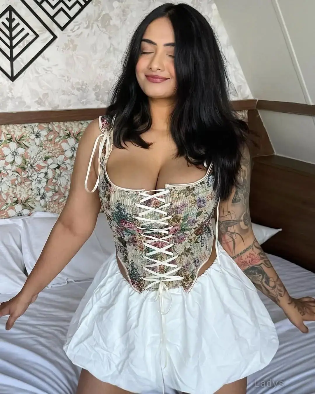Kanika, 23 years old Faridabad escort girl with big tits, height 153 sm, Weight kg