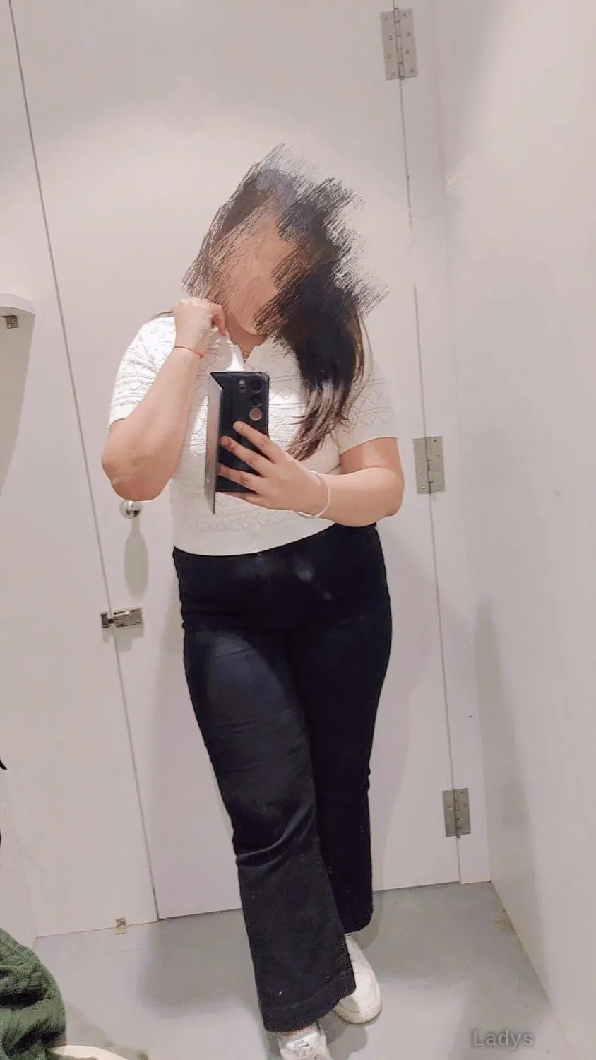 Janvi, 24 years beautiful nude Faridabad escorts girl, height 154 sm, Weight  kg