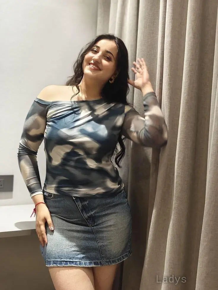 Ragini, 22 years beautiful nude Faridabad escorts girl, height 154 sm, Weight  kg