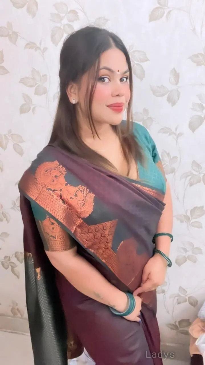 Riya, 24 years beautiful nude Faridabad escorts girl, height 154 sm, Weight kg