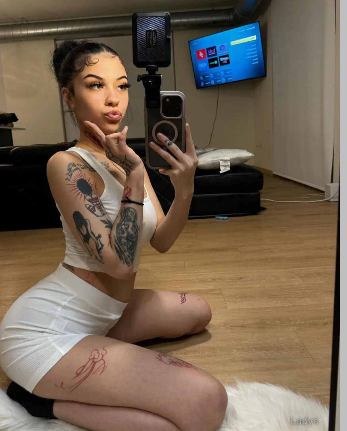 Kayla, 25 years old Flagstaff escort girl with big tits, height 170 sm, Weight 58 kg
