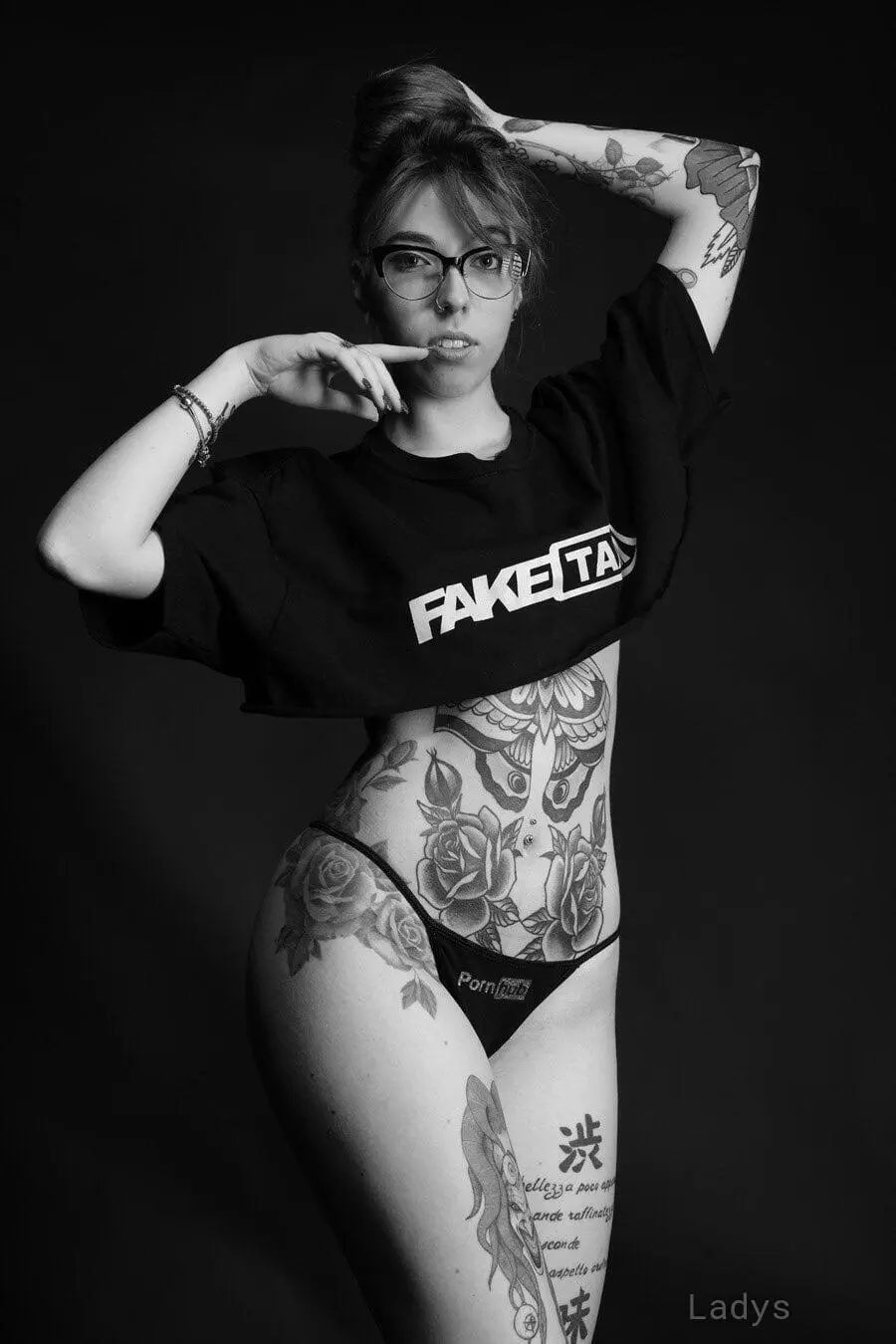 Giada Suicide, 26 years beautiful nude Florence escorts girl, height 166 sm, Weight 60 kg