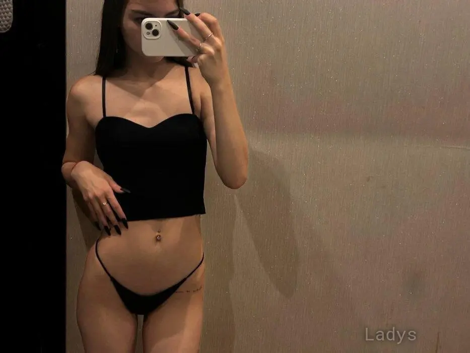 Nika, 27 years beautiful nude Florence escorts girl, height 170 sm, Weight 50 kg