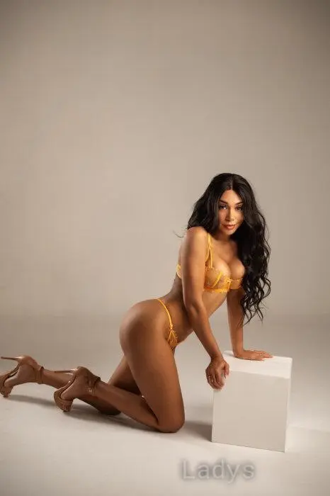 Mia Rosa, 28 years beautiful nude Foggia escorts girl, height 170 sm, Weight 66 kg