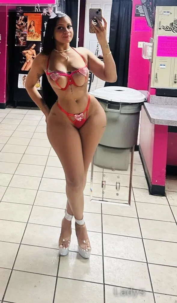 ANGIE, 23 years beautiful nude Fort Lauderdale escorts girl, height 170 sm, Weight 72 kg