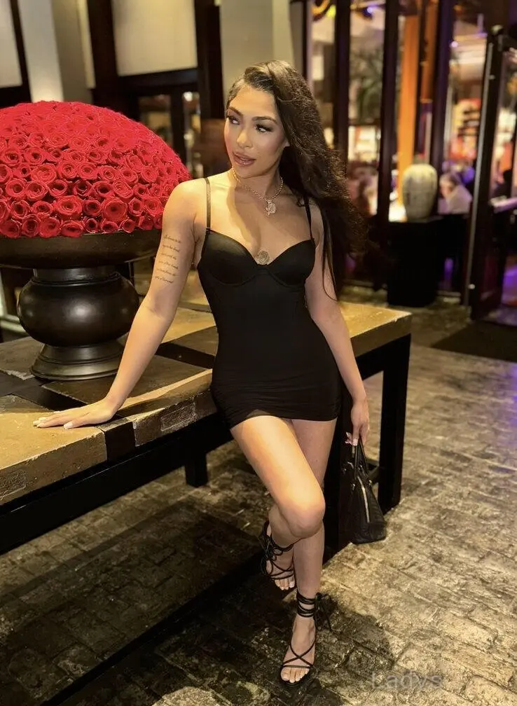 Carmen Lee, 23 years beautiful nude Fort Lauderdale escorts girl, height 168 sm, Weight 57 kg