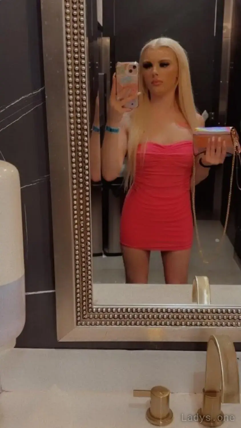 MONTANA SNOW, 22 years beautiful nude Fort Lauderdale escorts girl, height 142 sm, Weight 46 kg