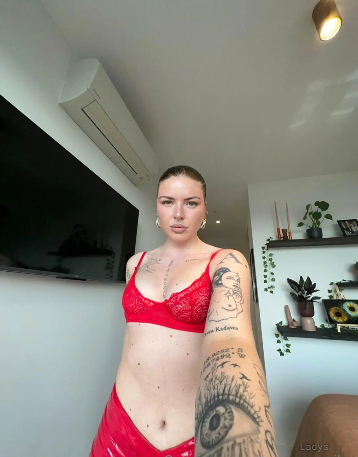 Sander, 38 years beautiful nude Fort Lauderdale escorts girl, height 176 sm, Weight 37 kg