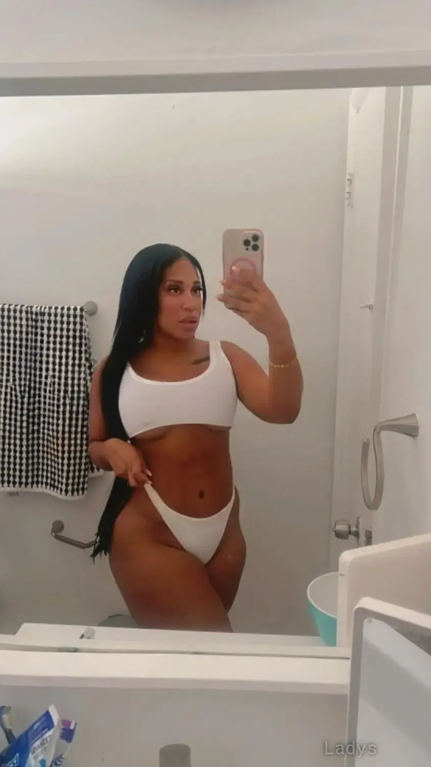SEXY FEMALE, 25 years beautiful nude Fort Lauderdale escorts girl, height 168 sm, Weight 59 kg