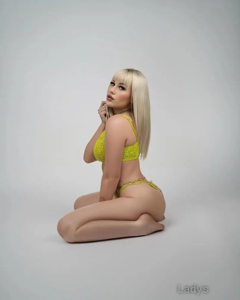 Skye, 25 years beautiful nude Fort Lauderdale escorts girl, height 141 sm, Weight 59 kg