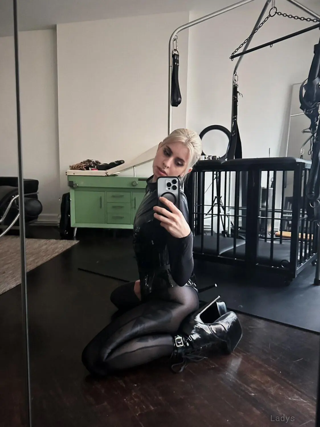 Annie, 30 years old Frankfurt escort girl with big tits, height 178 sm, Weight kg