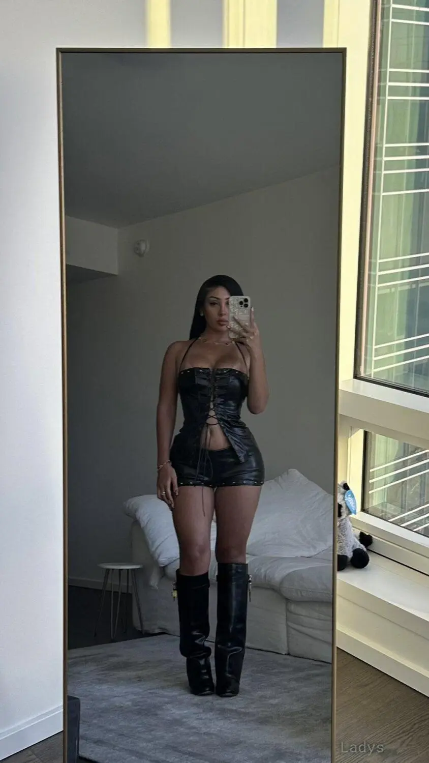 Madison, 26 years old Frankfurt escort girl with big tits, height 165 sm, Weight kg