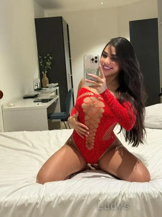 Dani, 22 years beautiful nude Frankfurt escorts girl, height 160 sm, Weight 60 kg