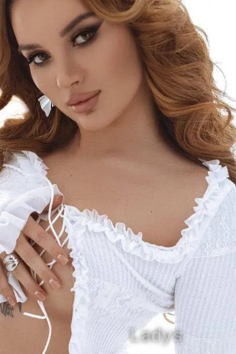 Maya, 24 years beautiful nude Frankfurt escorts girl, height 166 sm, Weight 56 kg
