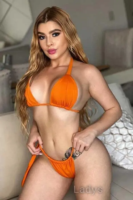 Pietra, 26 years beautiful nude Frankfurt escorts girl, height 168 sm, Weight 65 kg
