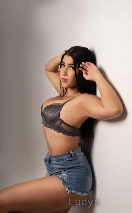Sarah, 21 years beautiful nude Frankfurt escorts girl, height 170 sm, Weight 59 kg