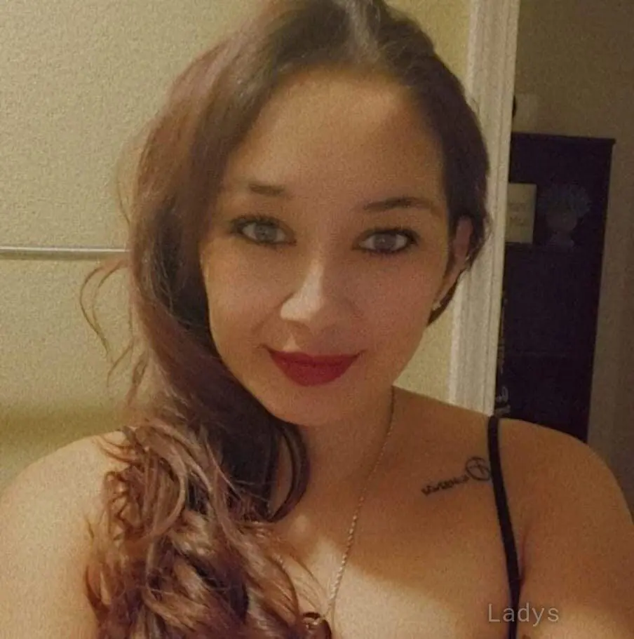 Shishi, 23 years beautiful nude Frankfurt escorts girl, height sm, Weight kg