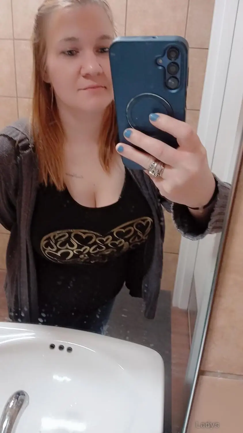 Alaina Renne, 30 years beautiful nude Fresno escorts girl, height 161 sm, Weight 60 kg