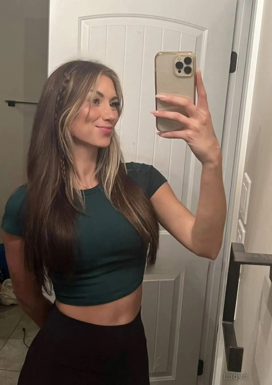 Sarah, 27 years beautiful nude Fresno escorts girl, height 173 sm, Weight 77 kg