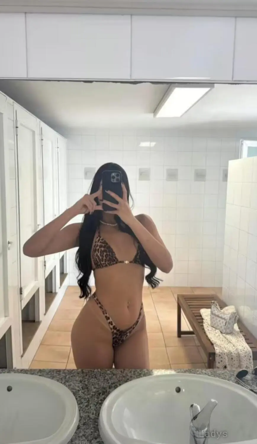 Estoy disponible para citas traviesas, 26 years beautiful nude Fuengirola escorts girl, height 160 sm, Weight 57 kg