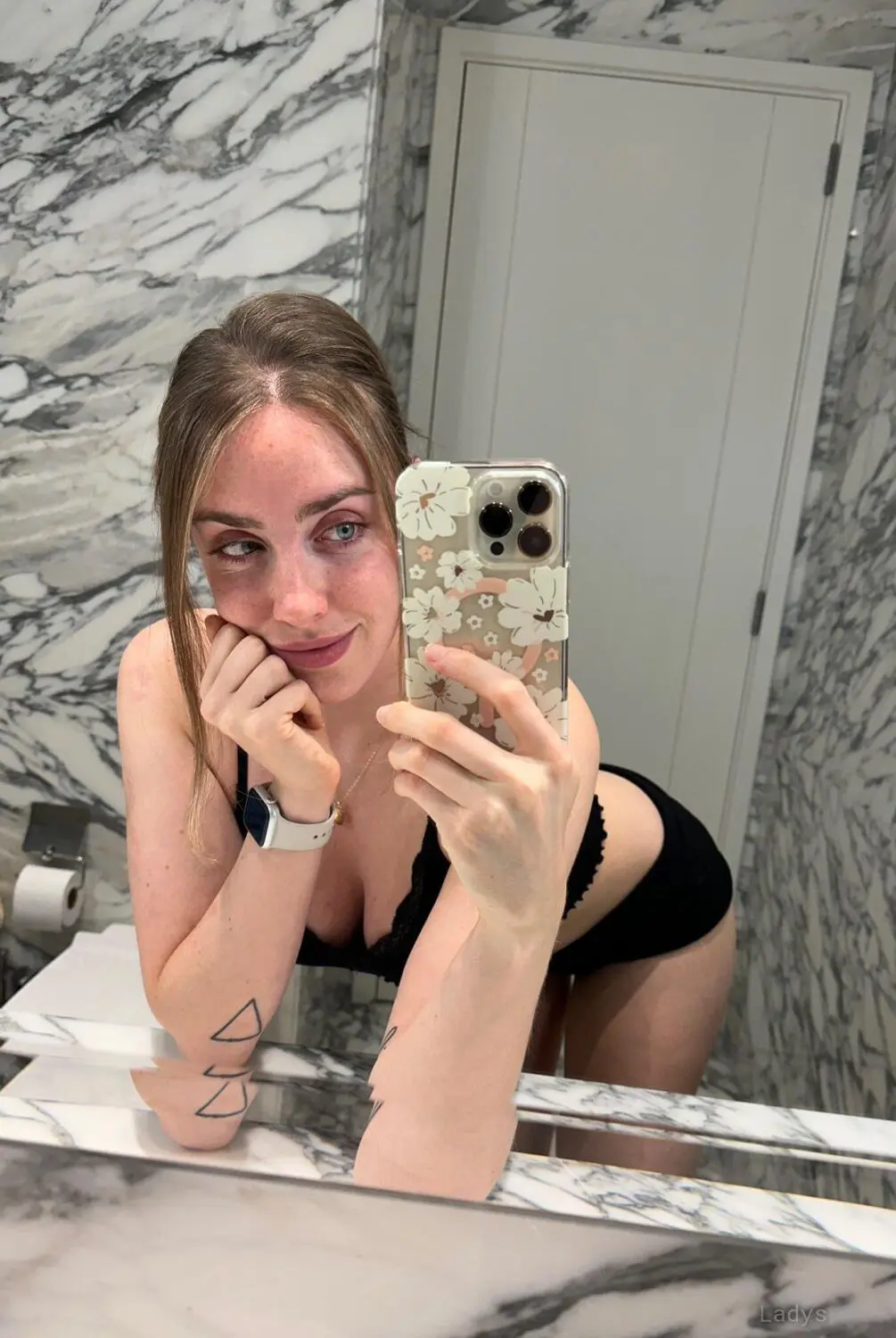 Nady, 28 years beautiful nude Fuengirola escorts girl, height 145 sm, Weight 46 kg