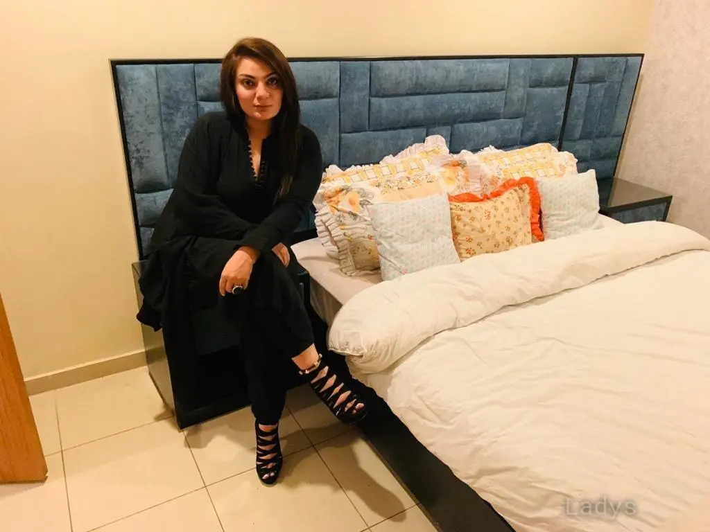 Ghazal, 24 years old Fujairah escort girl with big tits, height 167 sm, Weight kg