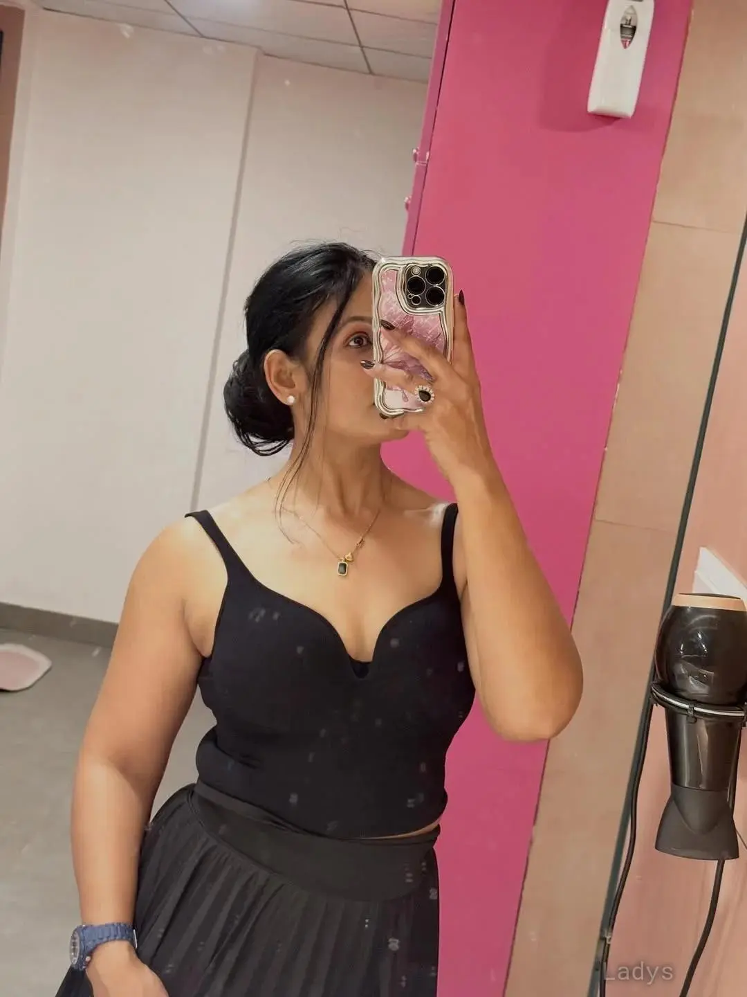 Mokshita, 21 years old Gandhidham escort girl with big tits, height 170 sm, Weight  kg