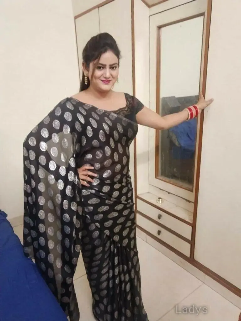 Roshni, 22 years old Gandhidham escort girl with big tits, height 154 sm, Weight kg
