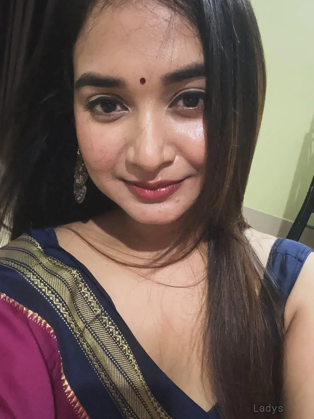 Aashi,  years old Gangtok escort girl with big tits, height  sm, Weight  kg