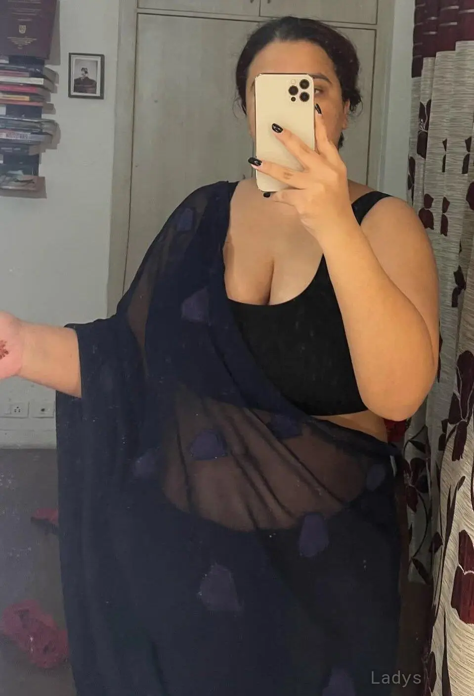 Henika, 29 years old Gangtok escort girl with big tits, height 159 sm, Weight  kg