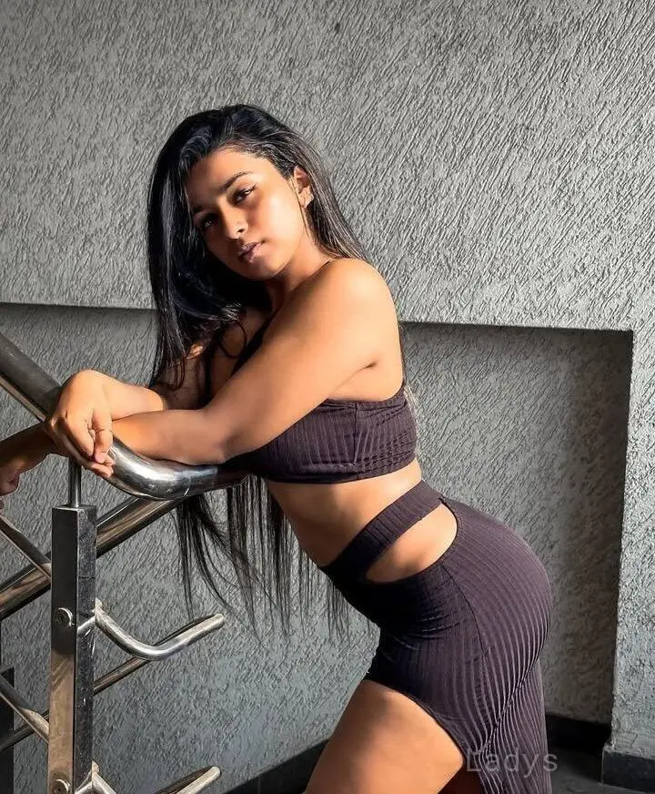 Yashika vip Call Girl Sex in Gangtok,  years old Gangtok escort girl with big tits, height  sm, Weight  kg