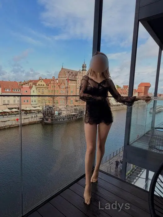 Dominika, 24 years beautiful nude Gdańsk escorts girl, height 160 sm, Weight 51 kg
