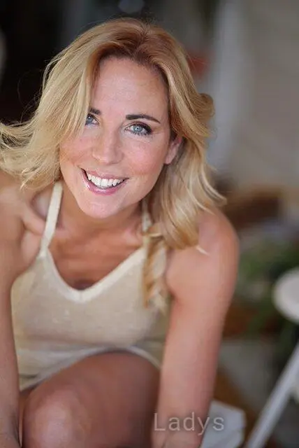 Summer, 49 years old Geneve escort girl with big tits, height 173 sm, Weight kg