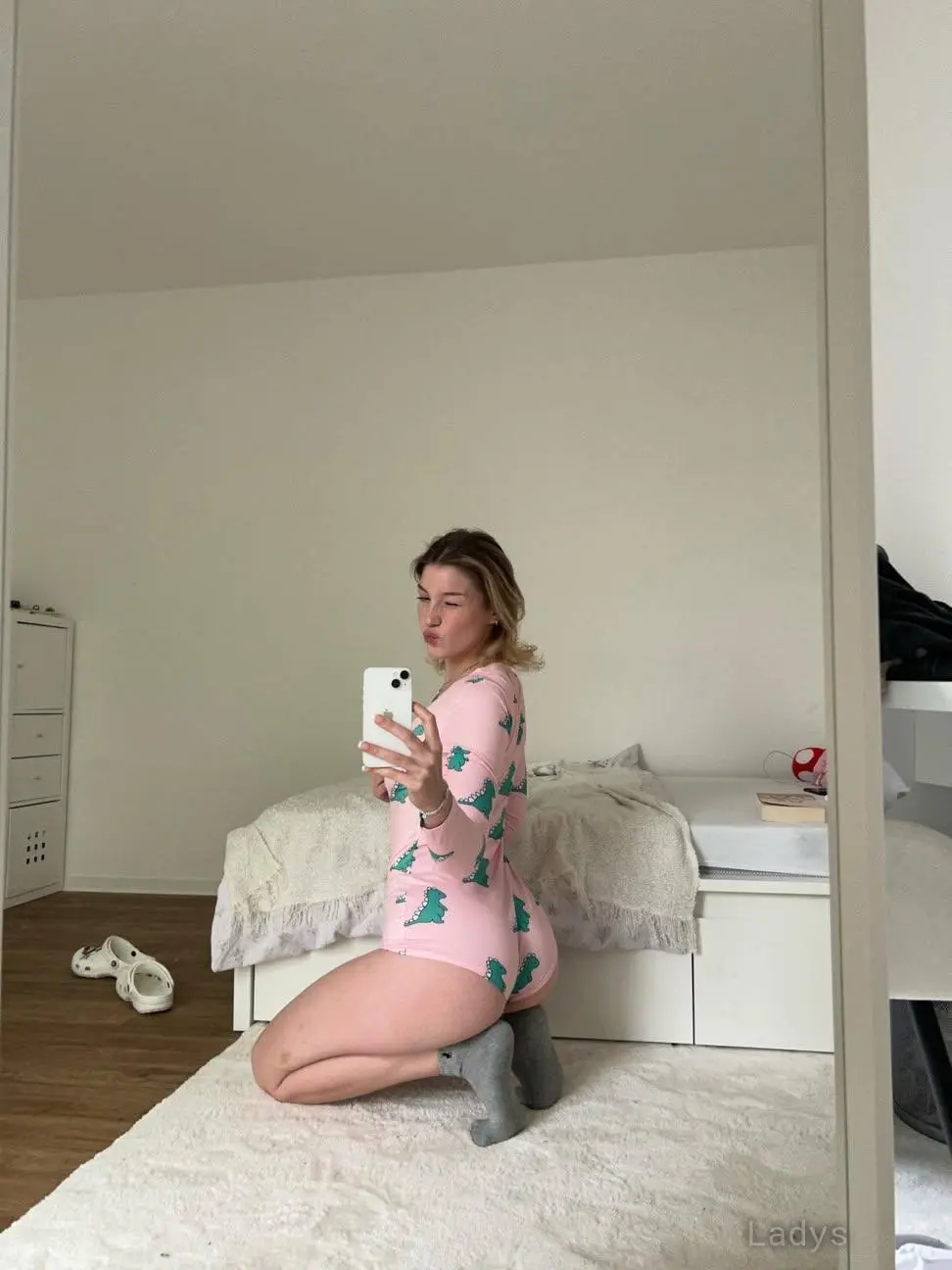 Monica, 27 years beautiful nude Geneve escorts girl, height 172 sm, Weight 75 kg