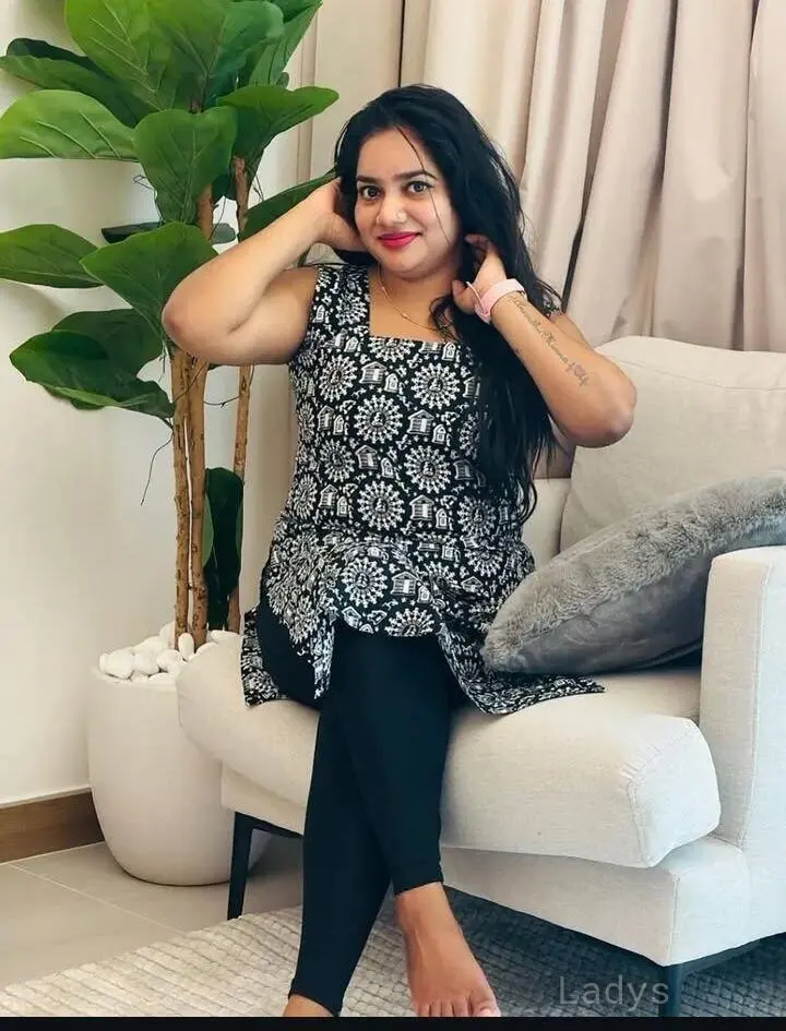 Zara, 21 years old Ghaziabad escort girl with big tits, height 154 sm, Weight kg