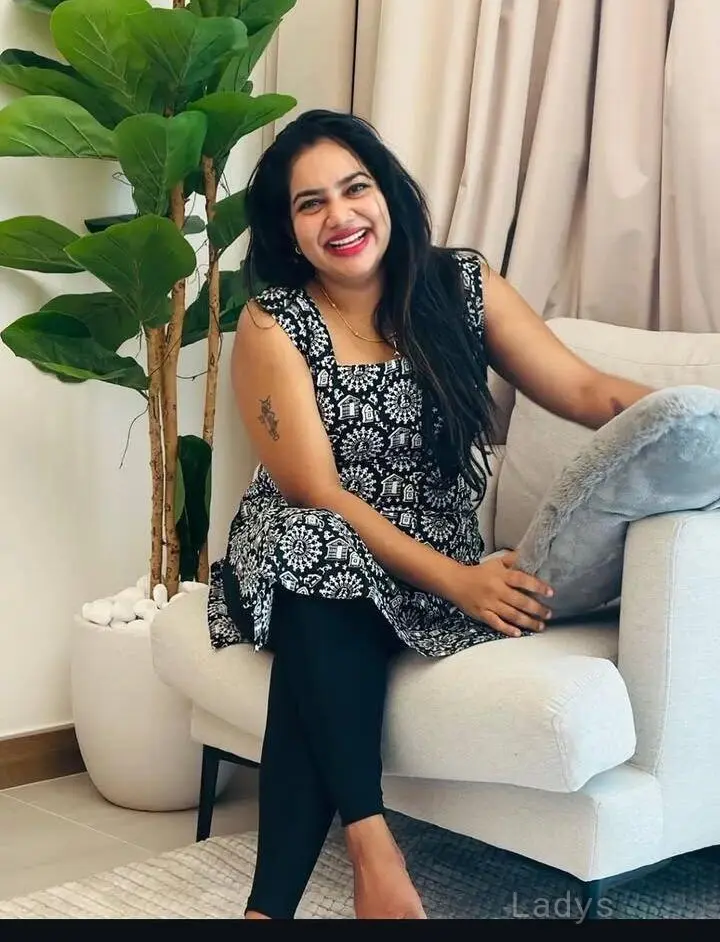 Anushka, 21 years beautiful nude Ghaziabad escorts girl, height 154 sm, Weight  kg