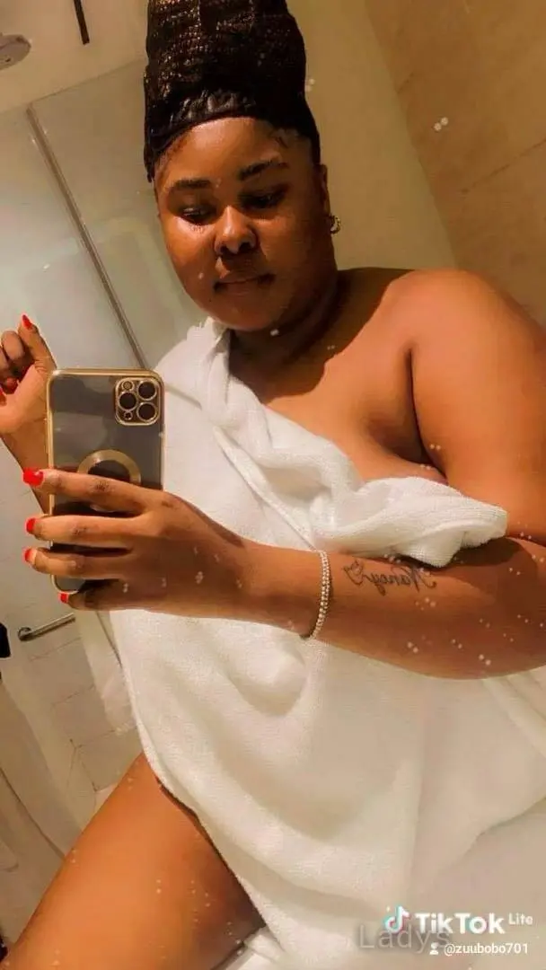 Blue, 25 years beautiful nude Ghaziabad escorts girl, height 175 sm, Weight  kg