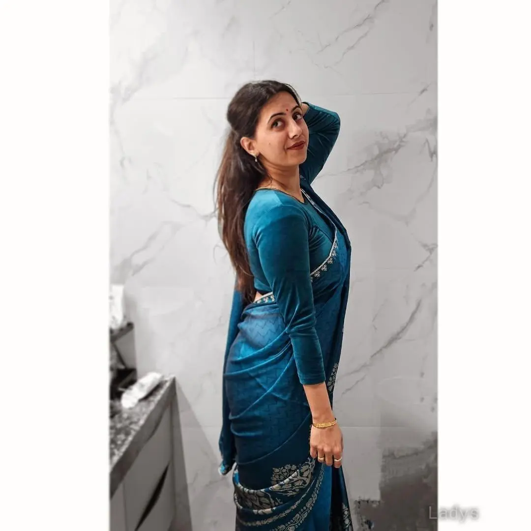 Ronika, 23 years beautiful nude Ghaziabad escorts girl, height 154 sm, Weight  kg
