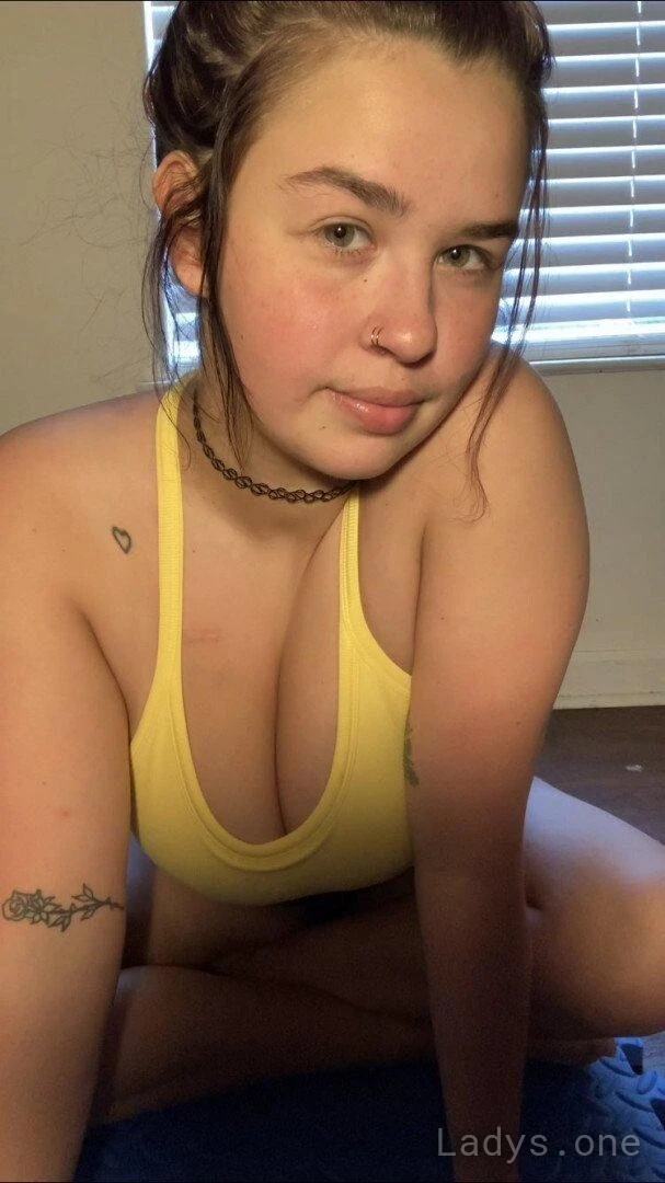 Hannah McClendon, 27 years old Gillette escort girl with big tits, height 164 sm, Weight 74 kg