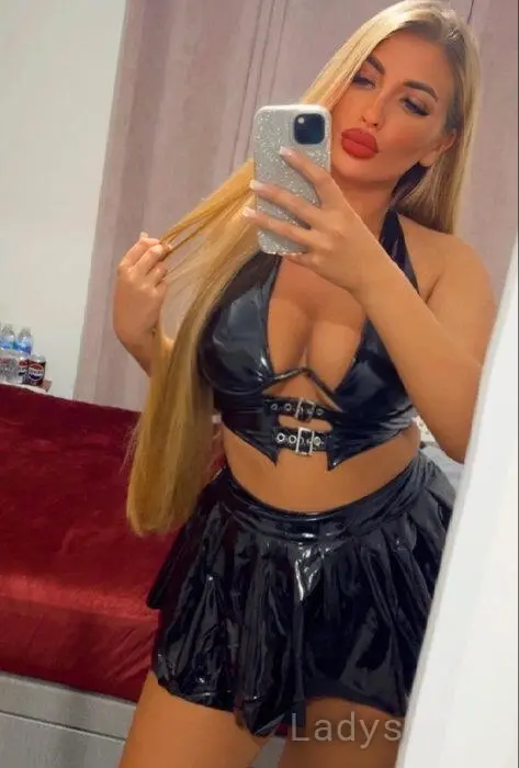 Ariaanna, 23 years beautiful nude Glasgow escorts girl, height 166 sm, Weight 66 kg