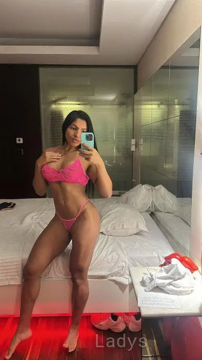 Jade, 28 years beautiful nude Glasgow escorts girl, height 163 sm, Weight 59 kg