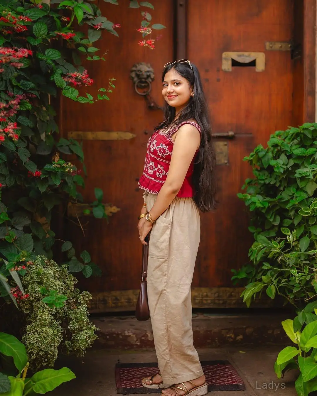 Anushka, 22 years old Goa escort girl with big tits, height 156 sm, Weight kg