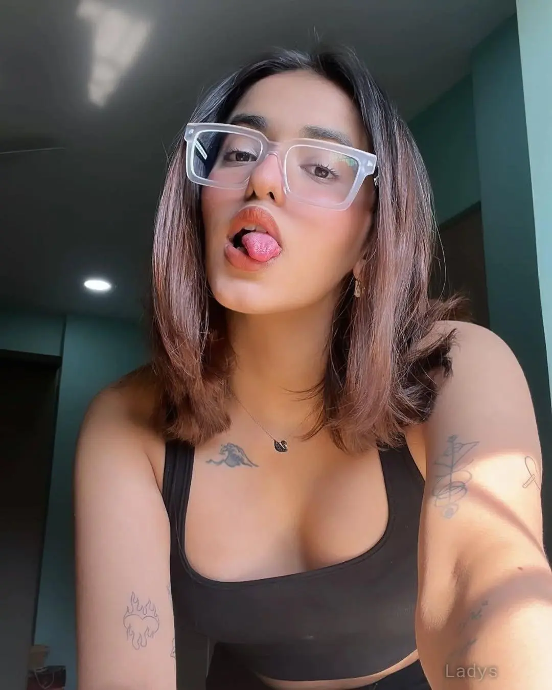 Hetal, 23 years old Goa escort girl with big tits, height 154 sm, Weight  kg
