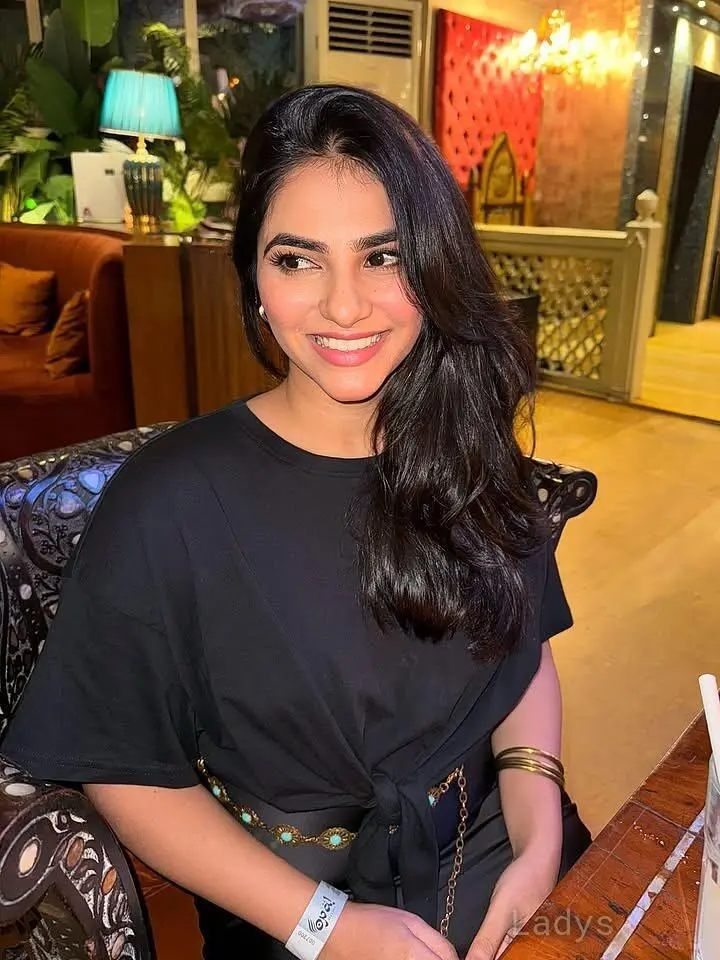 Lazmi, 21 years old Goa escort girl with big tits, height 155 sm, Weight kg